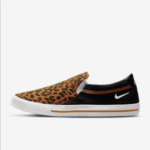Nike Court Legacy slip on NWT size 8